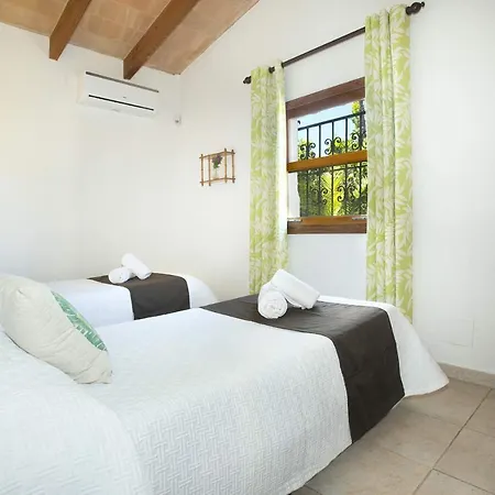 Perez By * Pollença