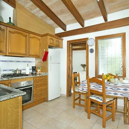 Perez By * بويينسا